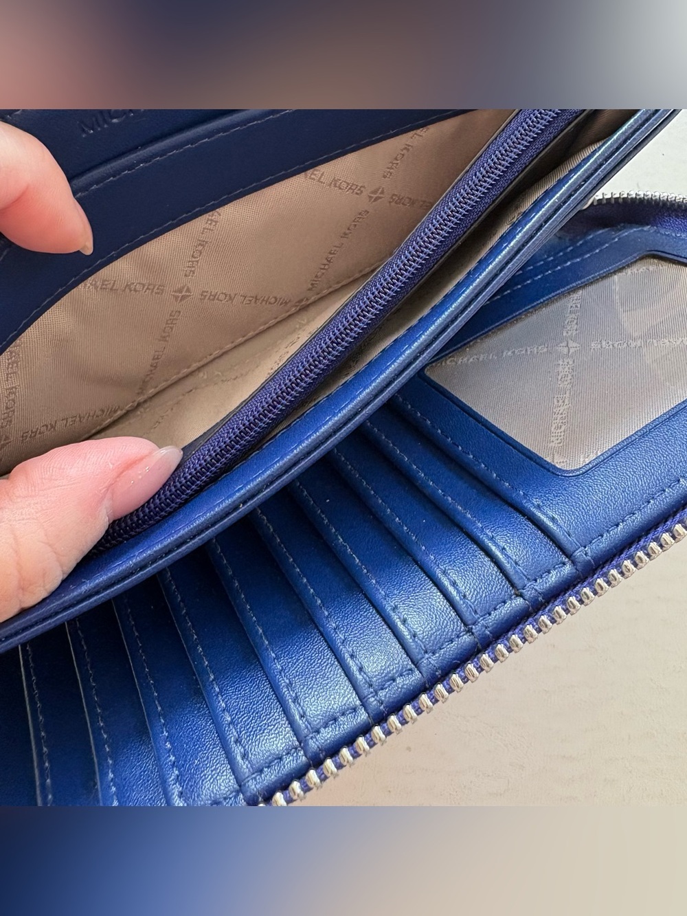Michael Kors Navy & White Striped Long Zip Wallet EUC - Picture 9 of 11